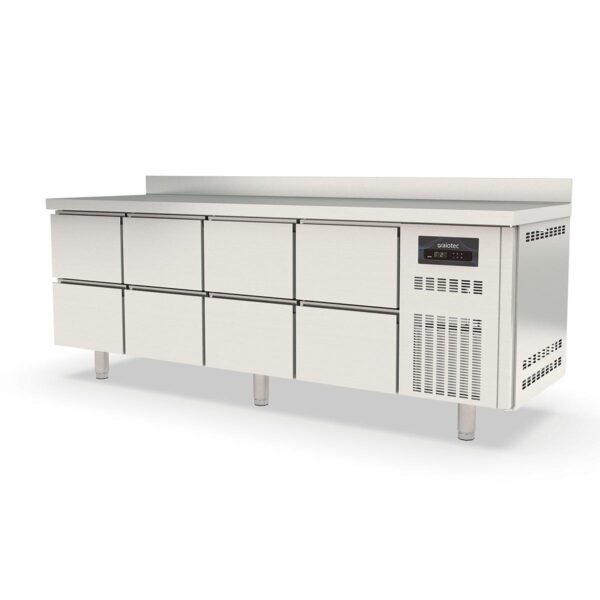 Tavolo refrigerato professionale / 4 moduli GN 1/1 con 8 cassetti e alzatina, 2245 x 700 mm