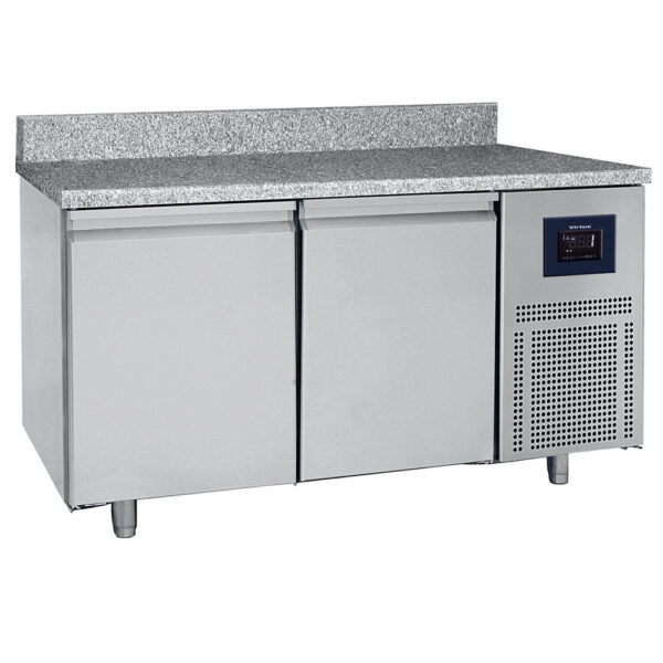 Virtus – Tavolo refrigerato pasticceria a 2 porte 600x400 mm, piano in granito con alzatina, -2°/+8°C - WiFi (BNZ0001/FN)